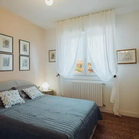 Sara's House Апартаменты *